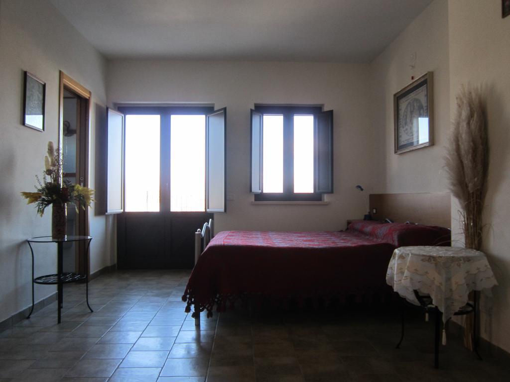 Locanda Dell'Asino D'Oro Villa Sulmona Phòng bức ảnh
